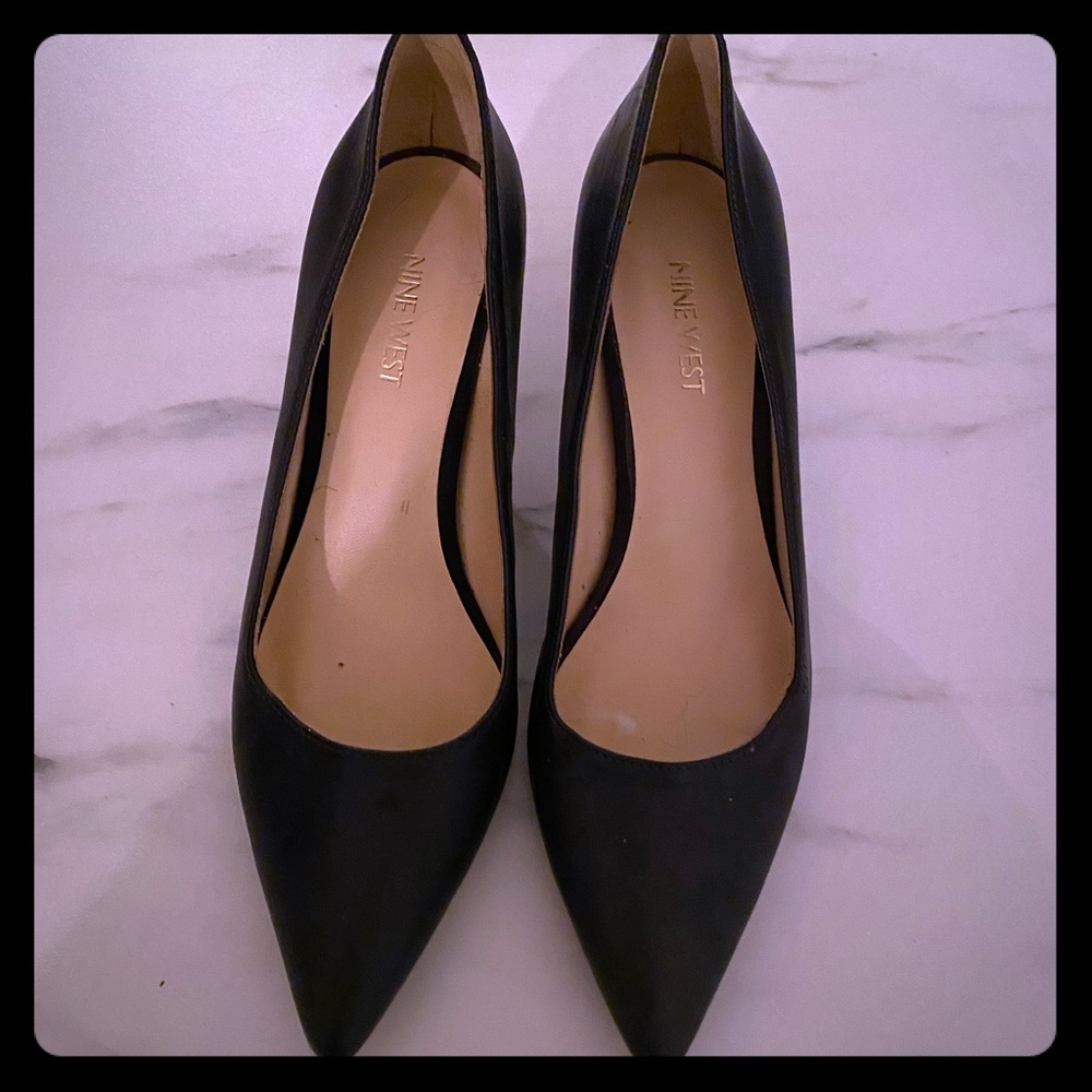 Classic Nine West Navy Blue Genuine Leather Heels